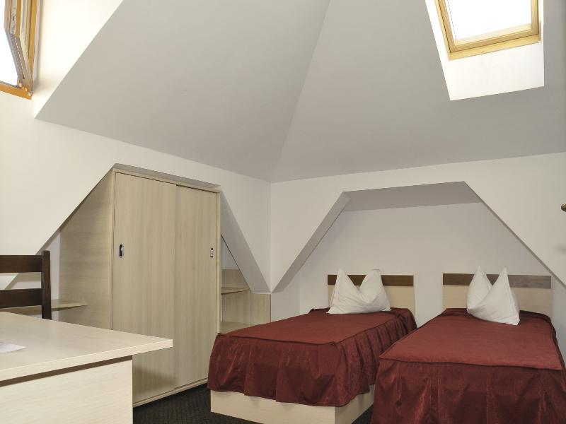 Hotel Tudor Ploieşti Exteriör bild