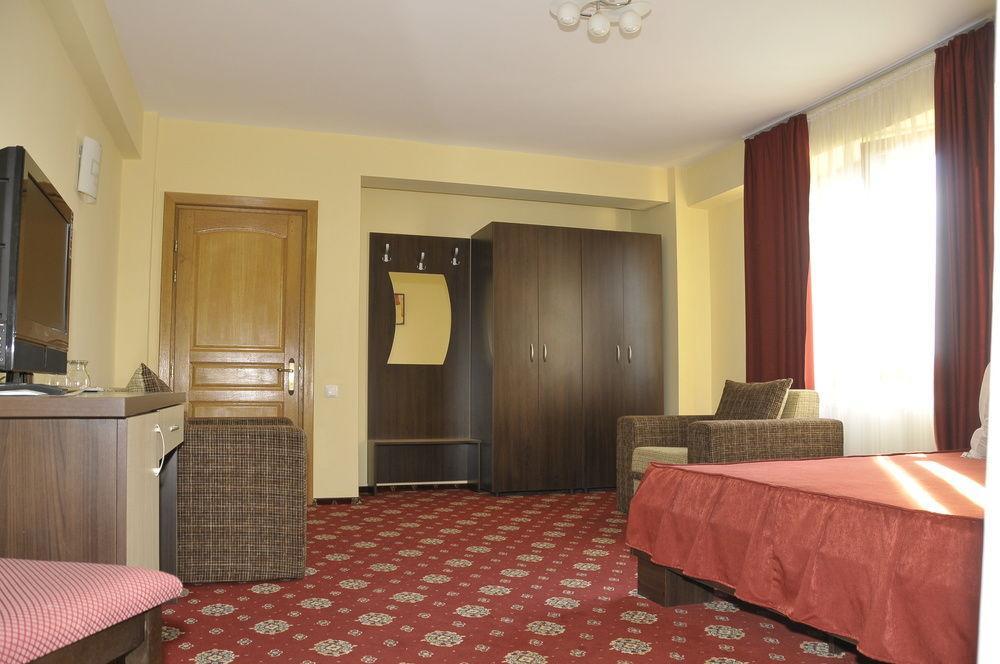 Hotel Tudor Ploieşti Exteriör bild