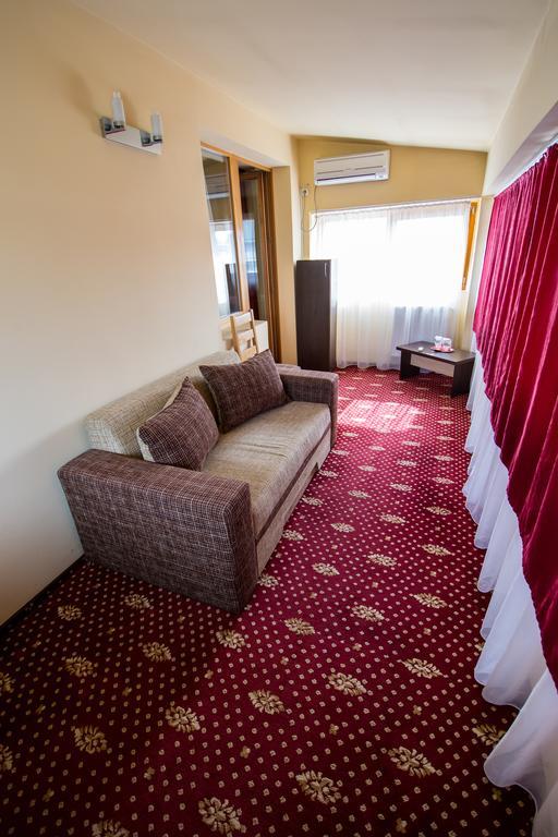 Hotel Tudor Ploieşti Exteriör bild