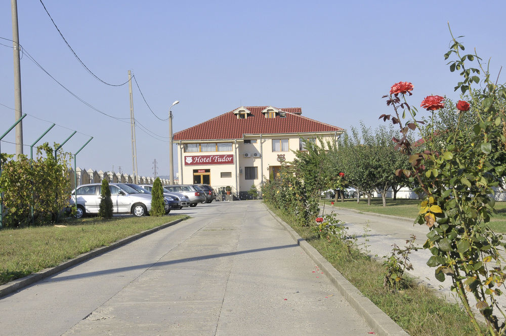 Hotel Tudor Ploieşti Exteriör bild