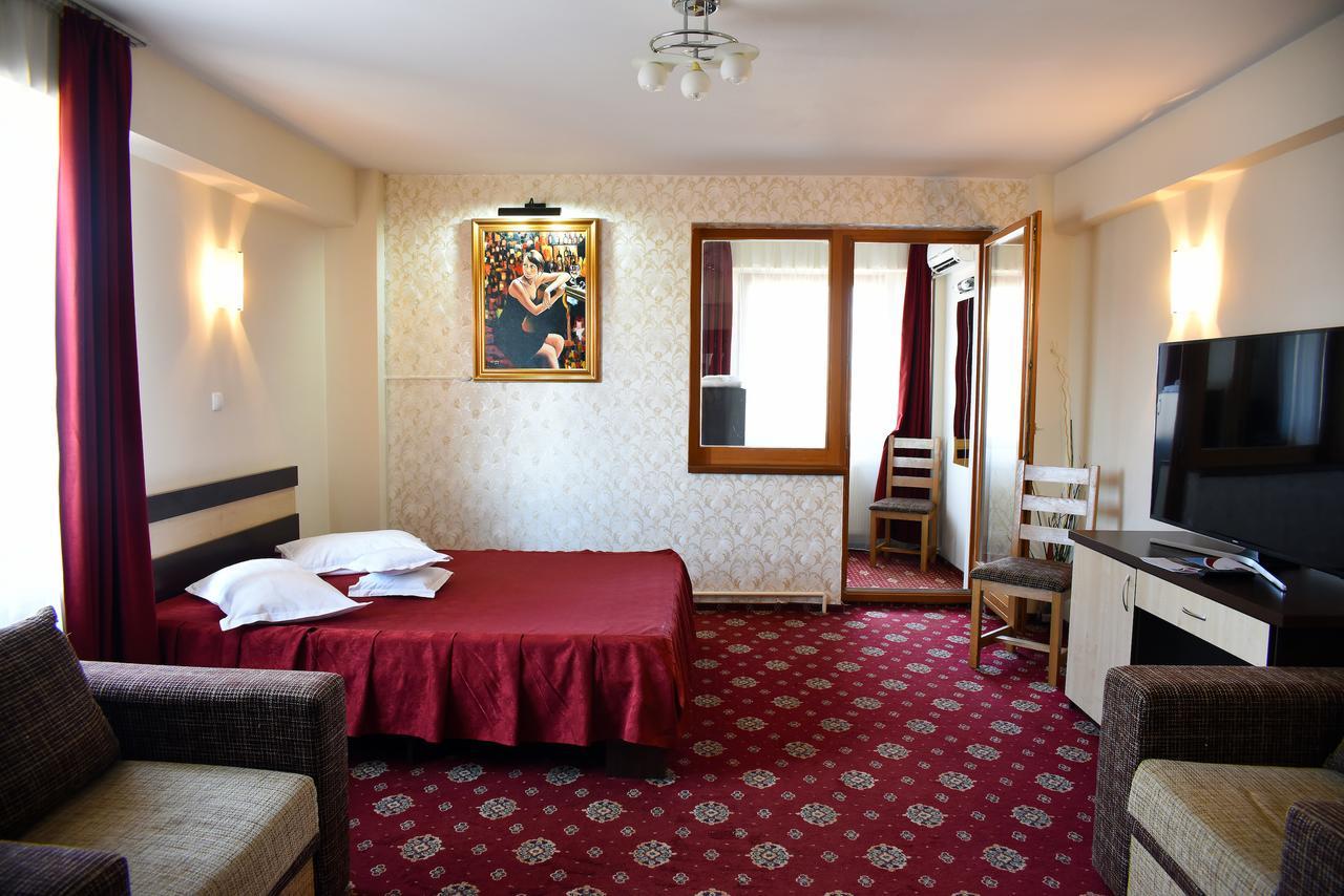 Hotel Tudor Ploieşti Exteriör bild