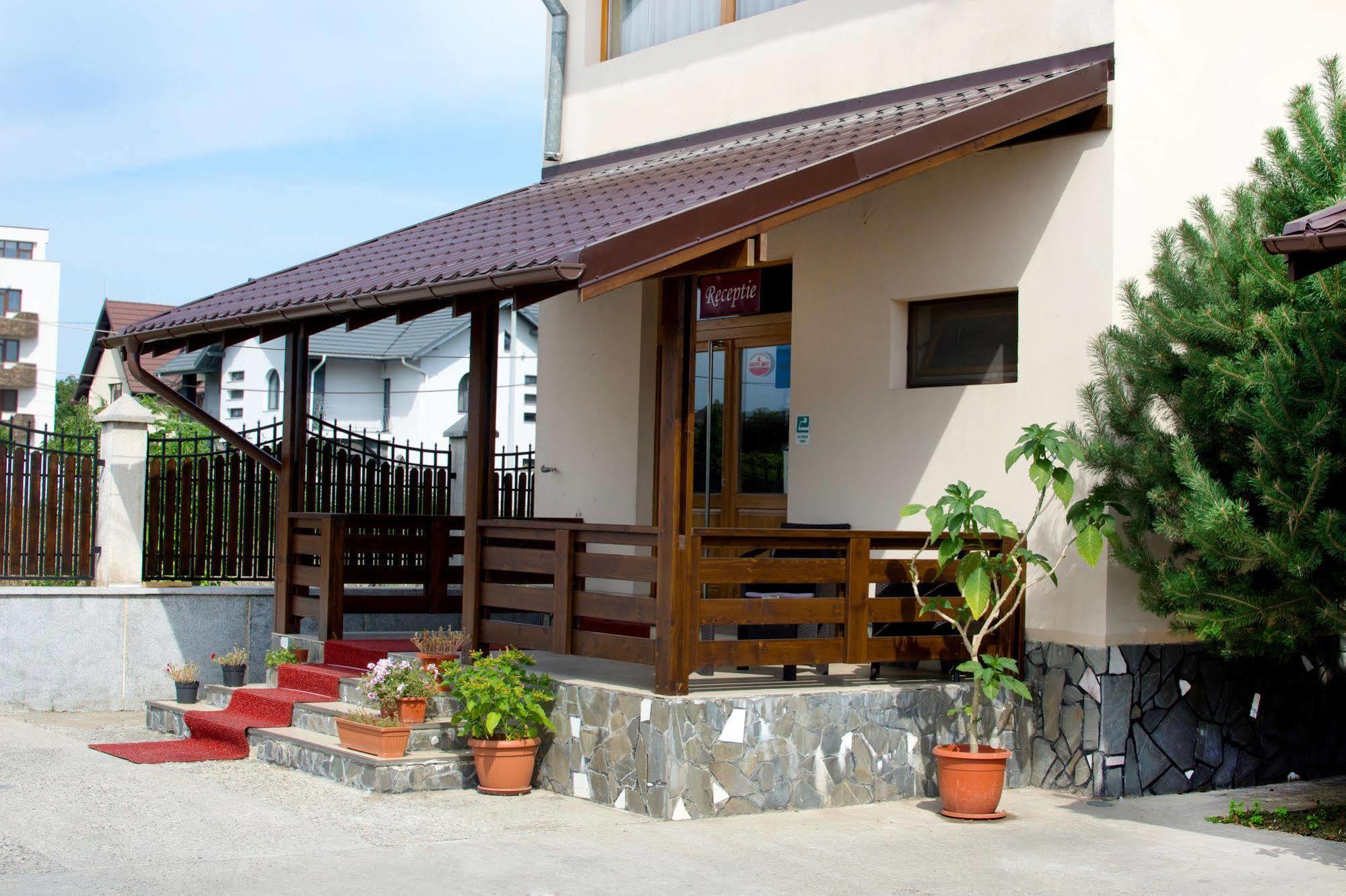 Hotel Tudor Ploieşti Exteriör bild