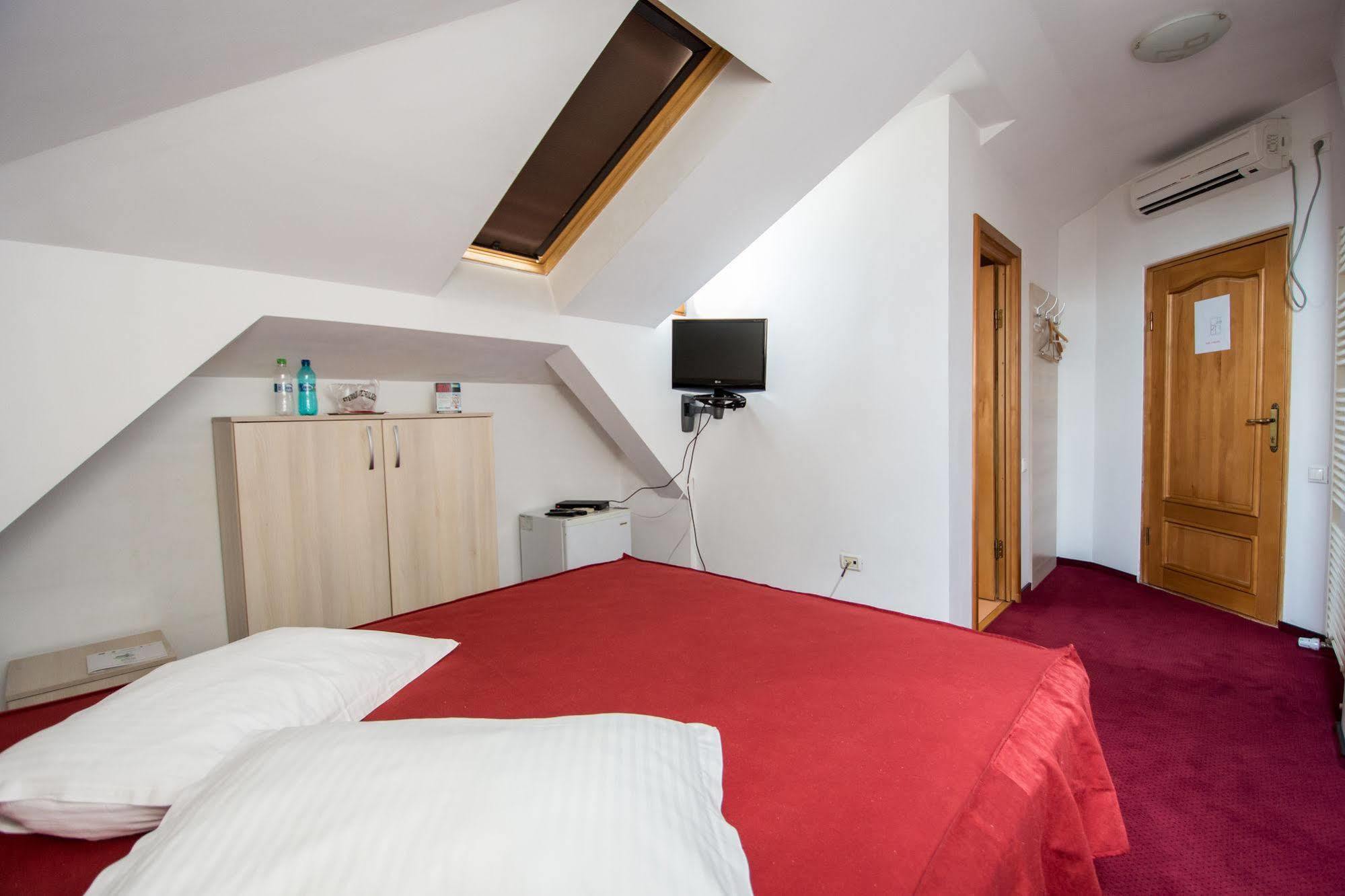 Hotel Tudor Ploieşti Exteriör bild