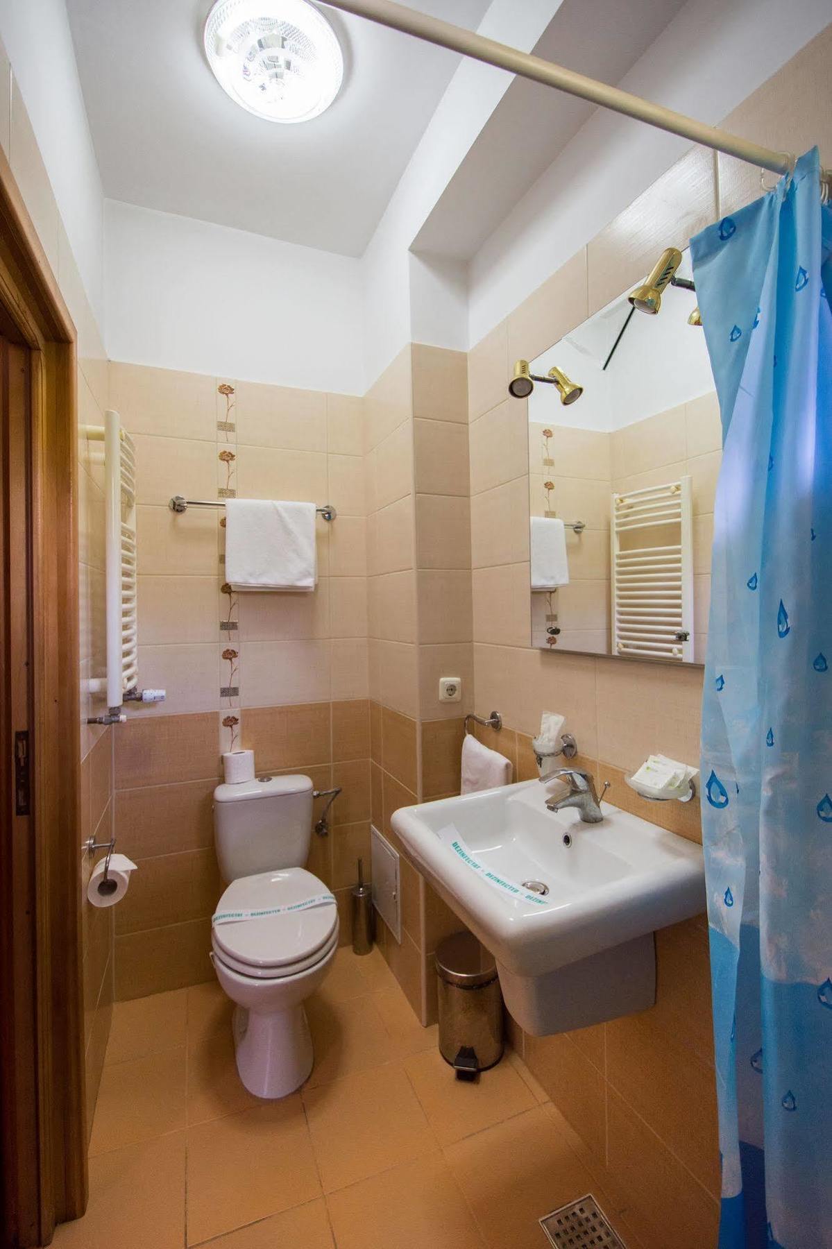 Hotel Tudor Ploieşti Exteriör bild