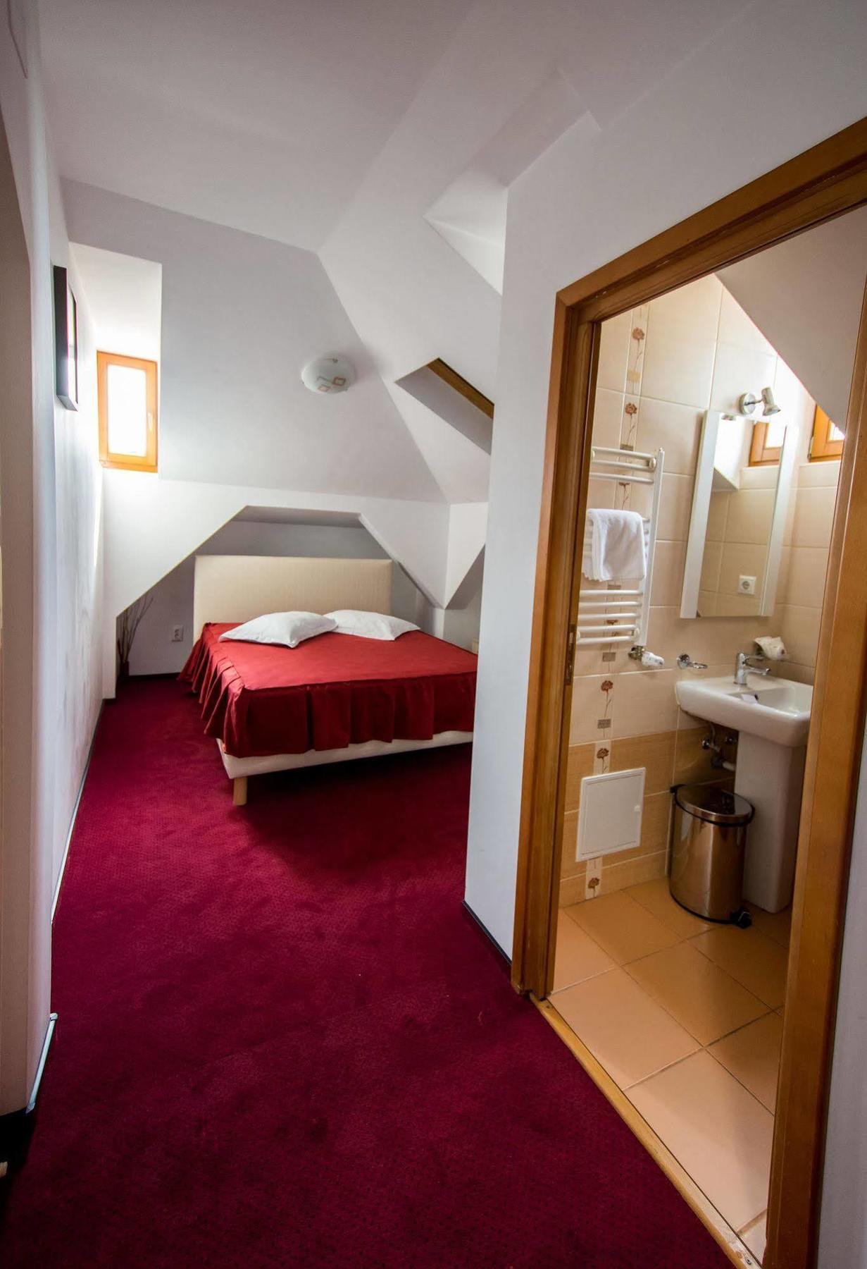 Hotel Tudor Ploieşti Exteriör bild