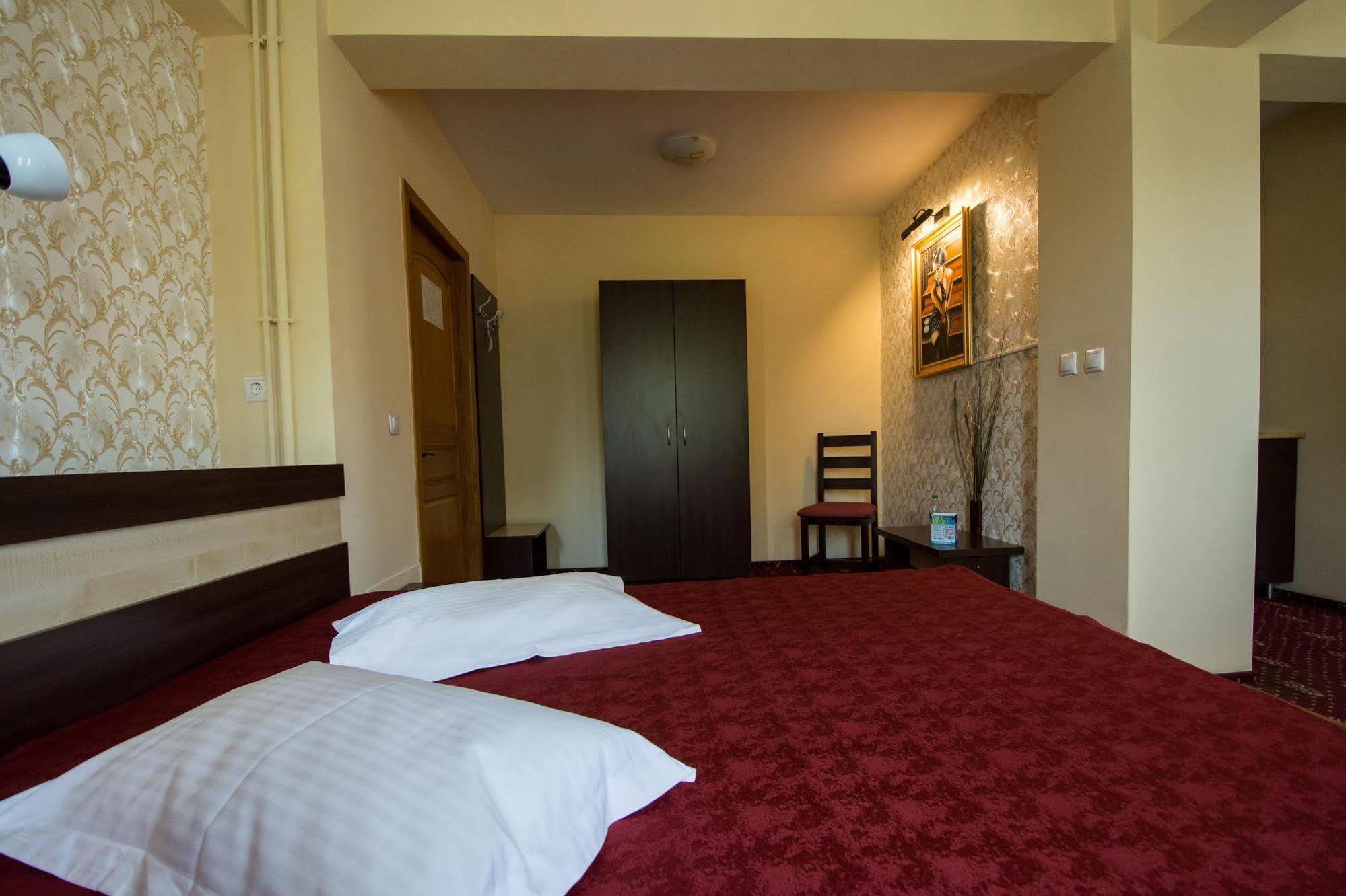 Hotel Tudor Ploieşti Exteriör bild