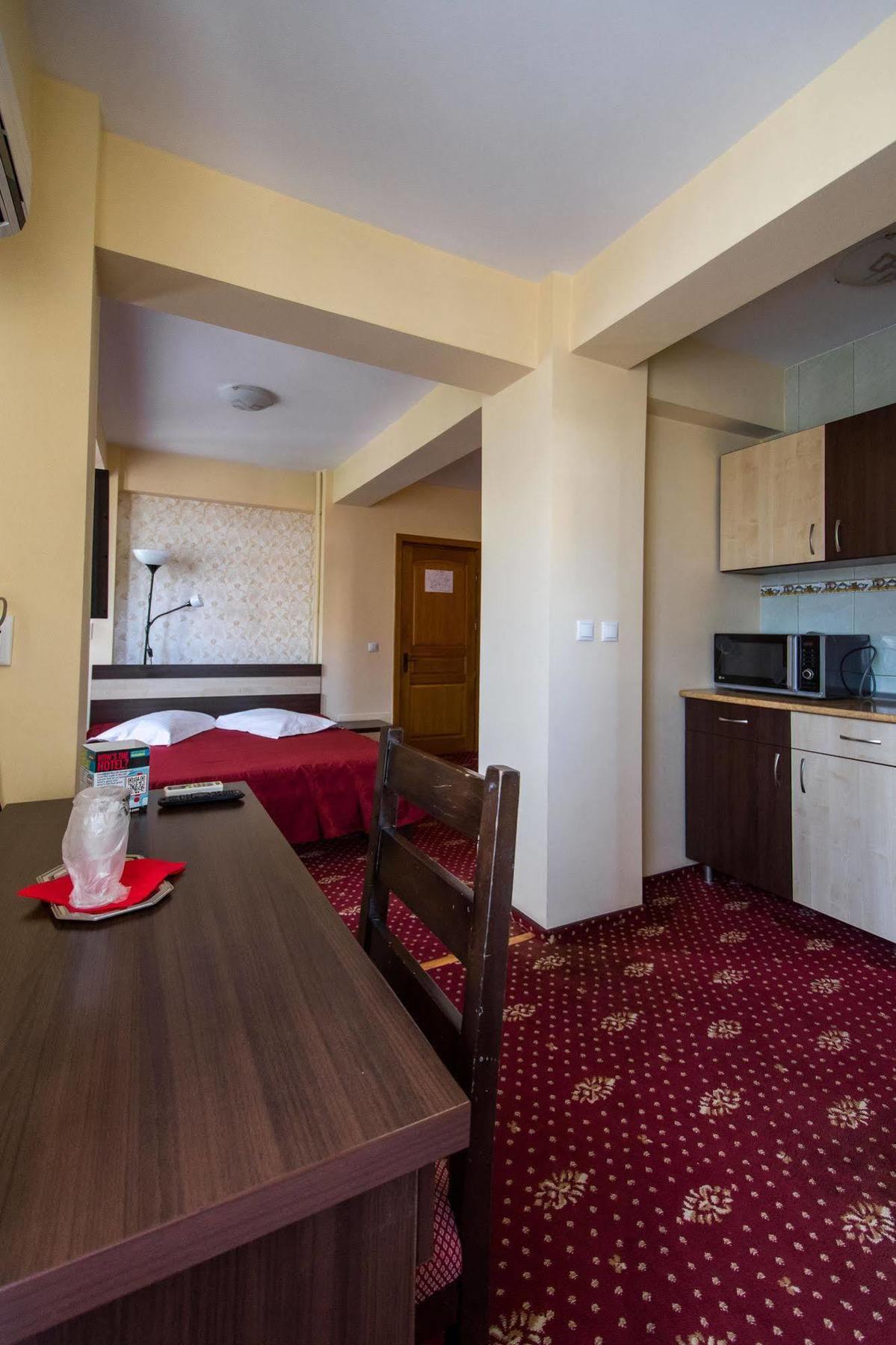 Hotel Tudor Ploieşti Exteriör bild