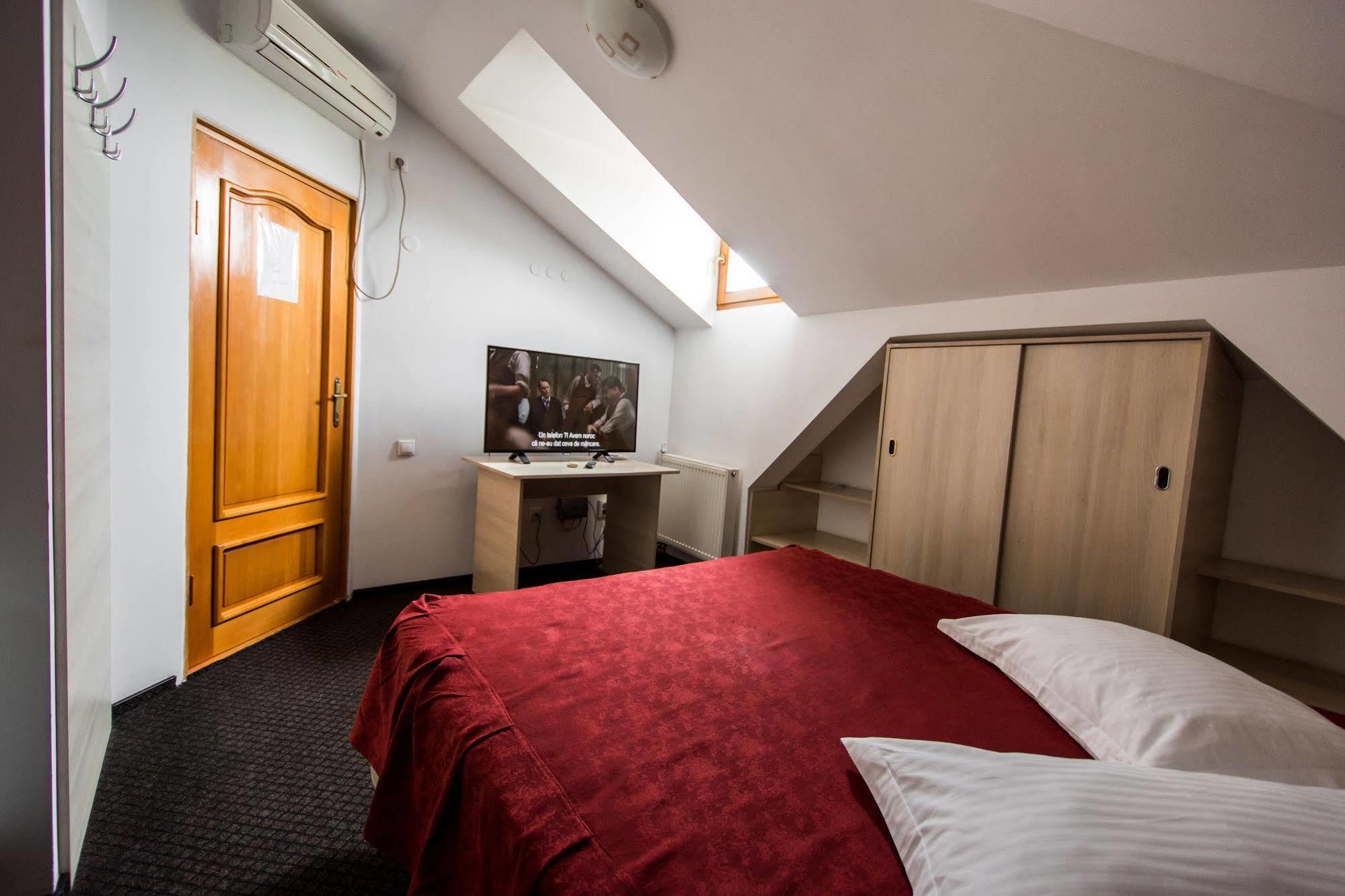 Hotel Tudor Ploieşti Exteriör bild