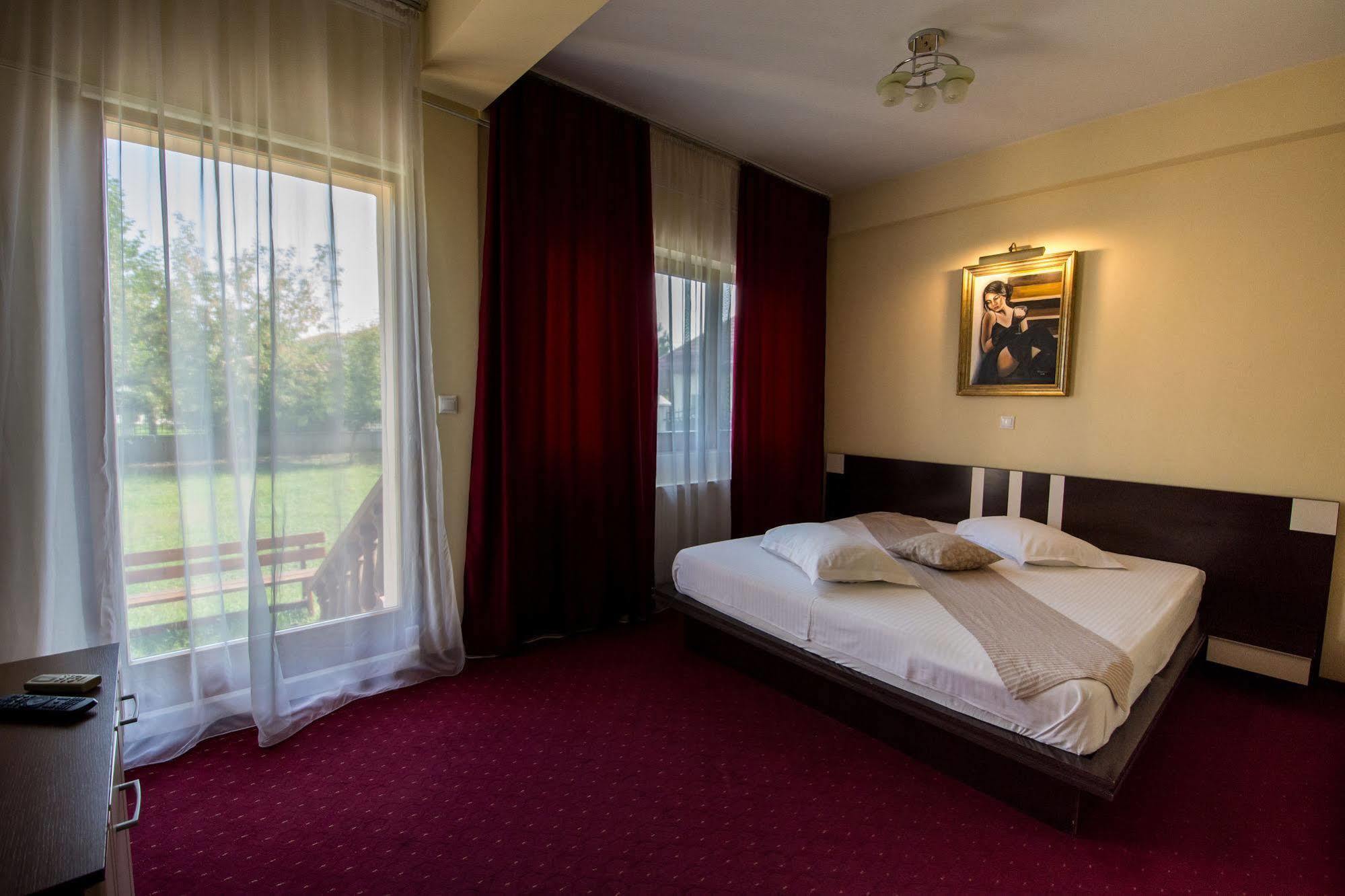 Hotel Tudor Ploieşti Exteriör bild